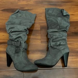 Gently used suede boots - size 6.5